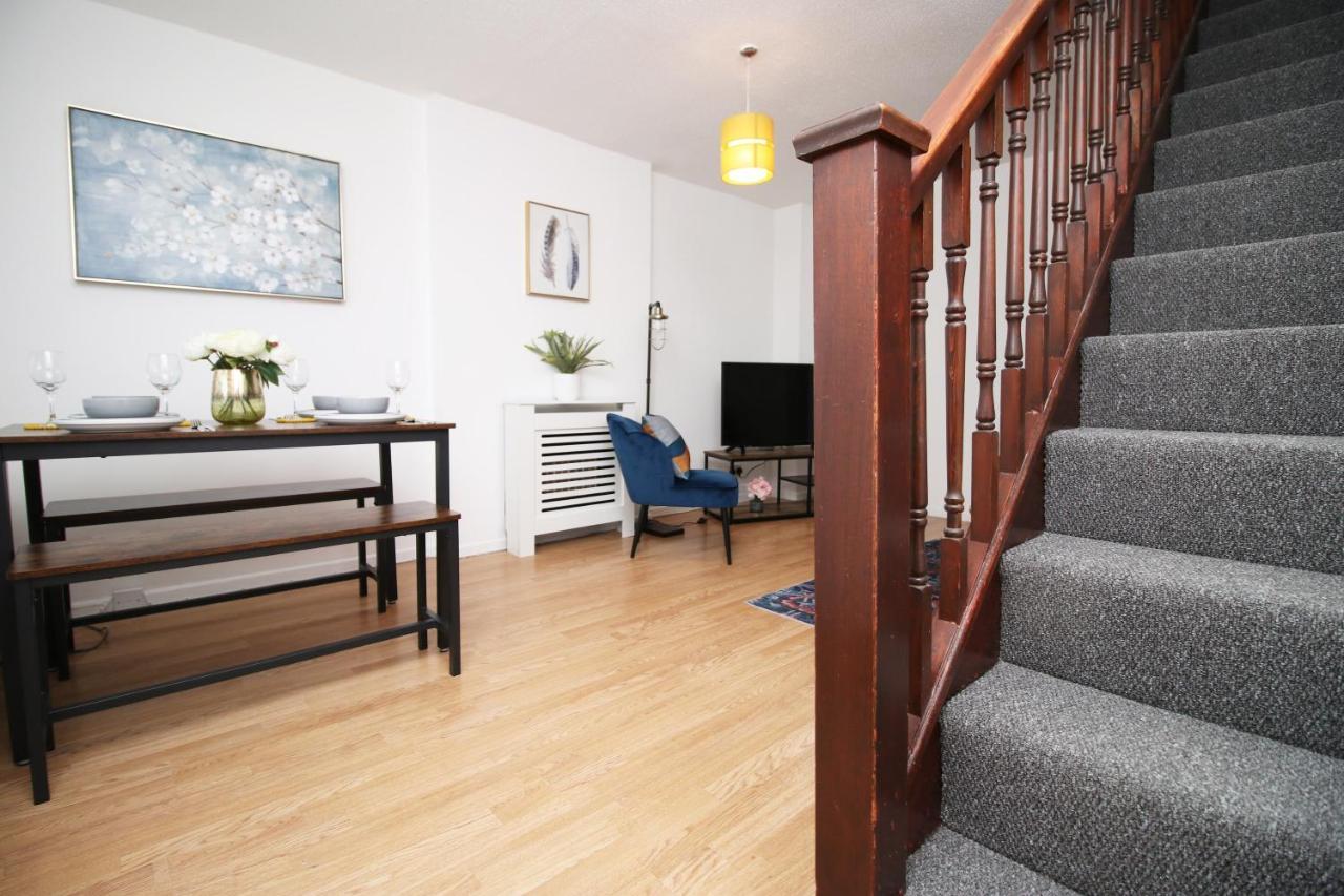 2Bedroom Home- Free Parking, Wi-Fi & Patio- Available For Long Or Short Term Bristol Kültér fotó