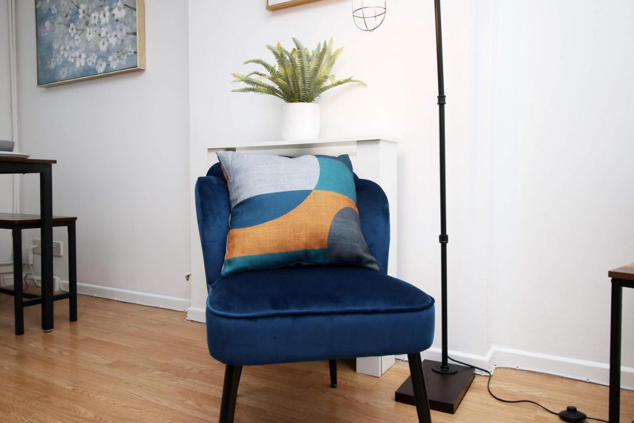 2Bedroom Home- Free Parking, Wi-Fi & Patio- Available For Long Or Short Term Bristol Kültér fotó