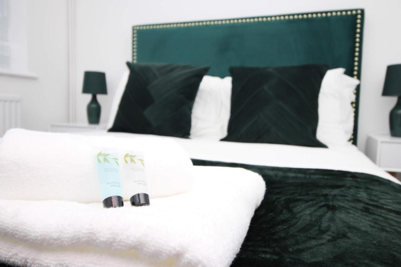 2Bedroom Home- Free Parking, Wi-Fi & Patio- Available For Long Or Short Term Bristol Kültér fotó