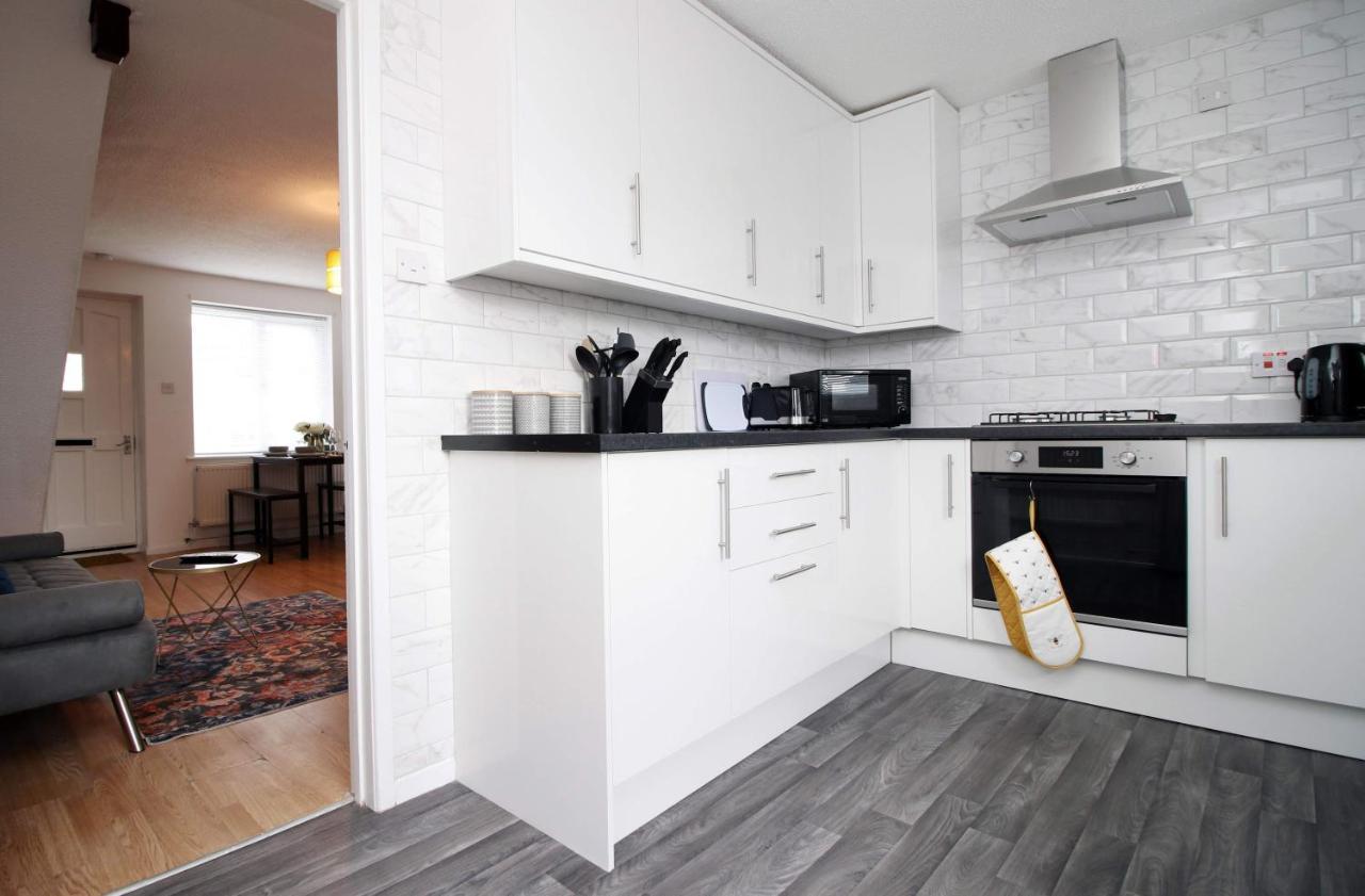 2Bedroom Home- Free Parking, Wi-Fi & Patio- Available For Long Or Short Term Bristol Kültér fotó