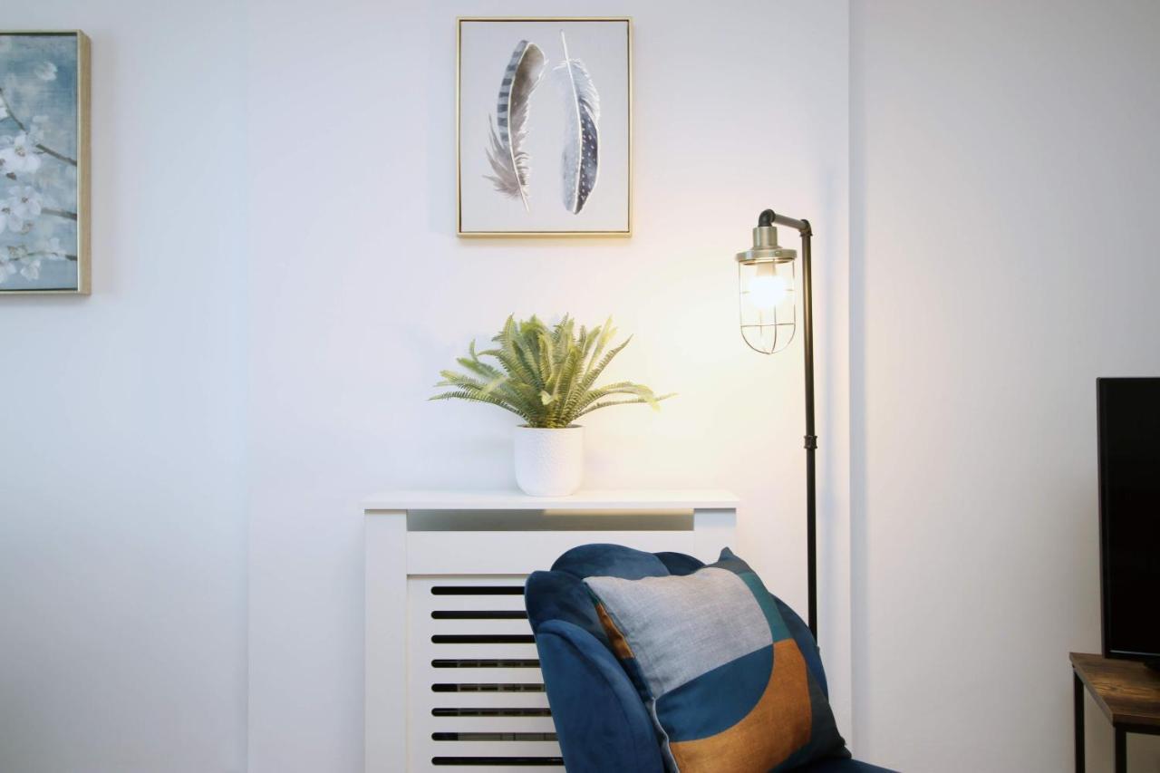 2Bedroom Home- Free Parking, Wi-Fi & Patio- Available For Long Or Short Term Bristol Kültér fotó