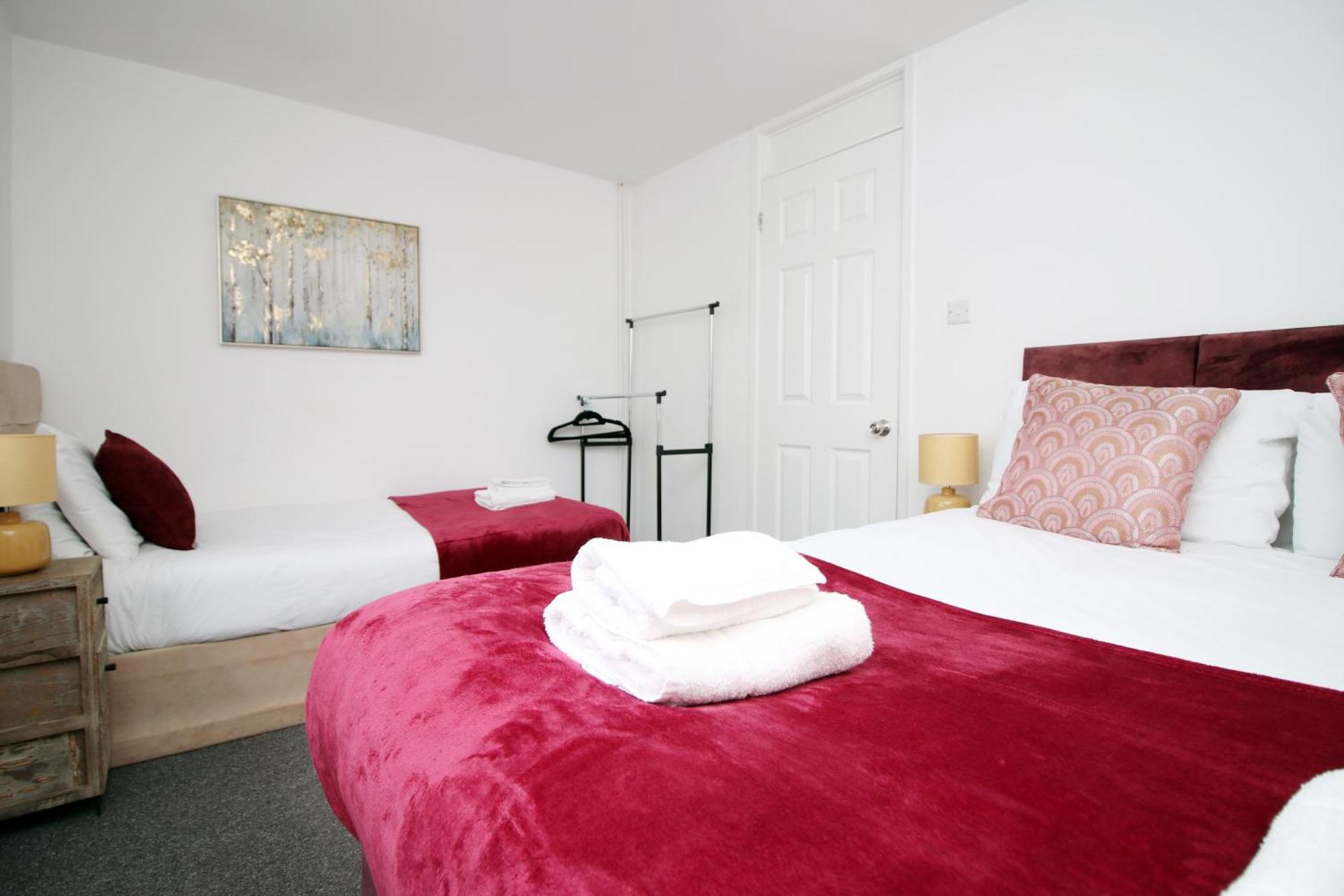2Bedroom Home- Free Parking, Wi-Fi & Patio- Available For Long Or Short Term Bristol Kültér fotó